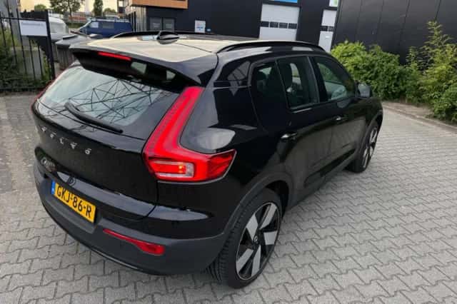 Volvo EX40 (2024) thumbnail 6