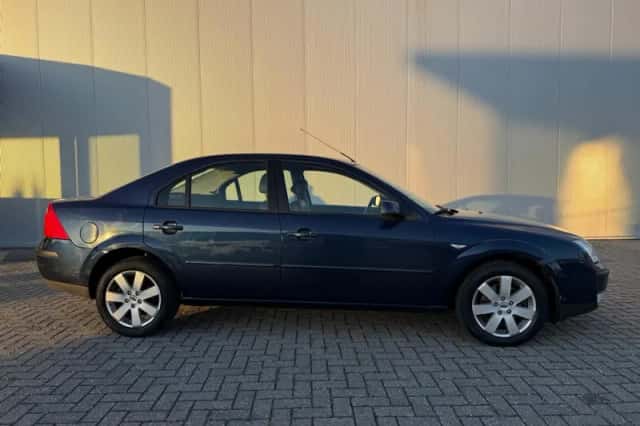 Ford Mondeo (2003) thumbnail 3