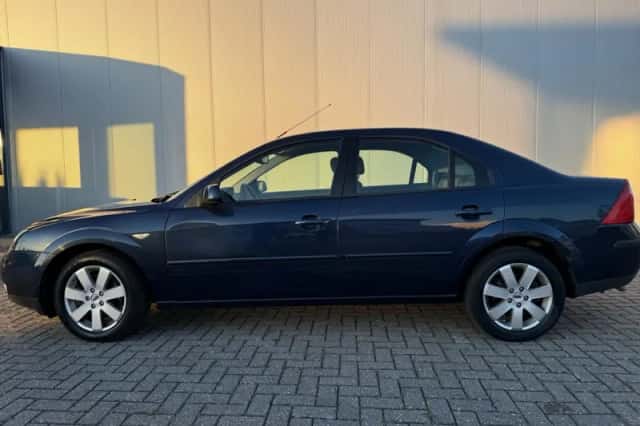 Ford Mondeo (2003) thumbnail 4