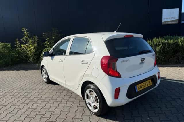Kia Picanto (2018) thumbnail 5