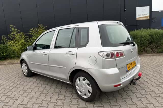Mazda 2 (2007) thumbnail 5