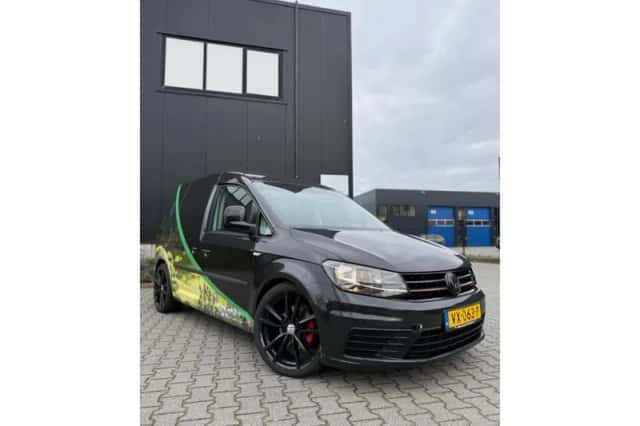 Volkswagen Caddy (2016) thumbnail 2