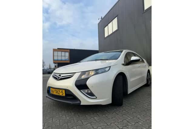 Opel Ampera (2012) thumbnail 2