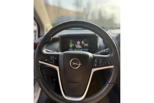 Opel Ampera (2012) thumbnail 6