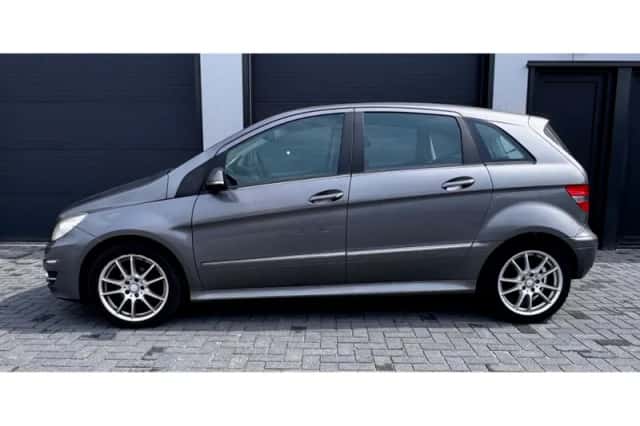Mercedes-Benz B-Klasse (2010) thumbnail 2