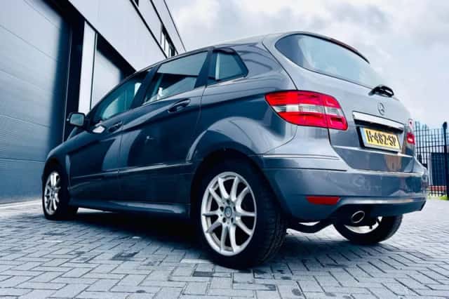 Mercedes-Benz B-Klasse (2010) thumbnail 3