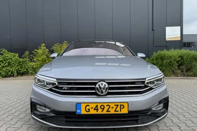 Volkswagen Passat (2020) thumbnail 4