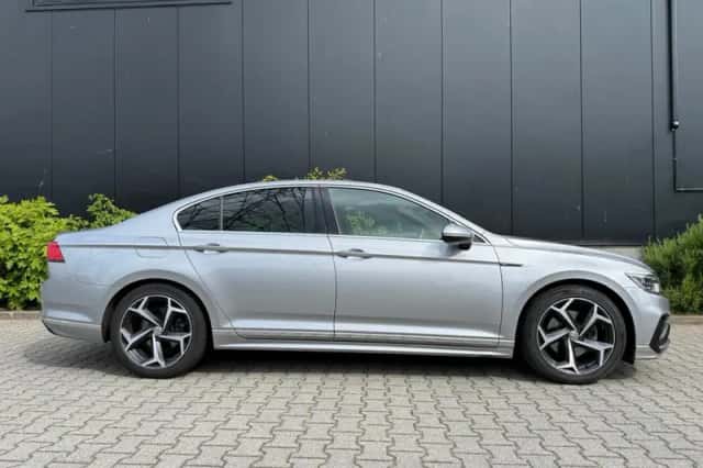 Volkswagen Passat (2020) thumbnail 5