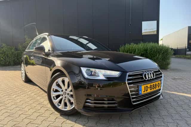 Audi A4 (2016) thumbnail 2