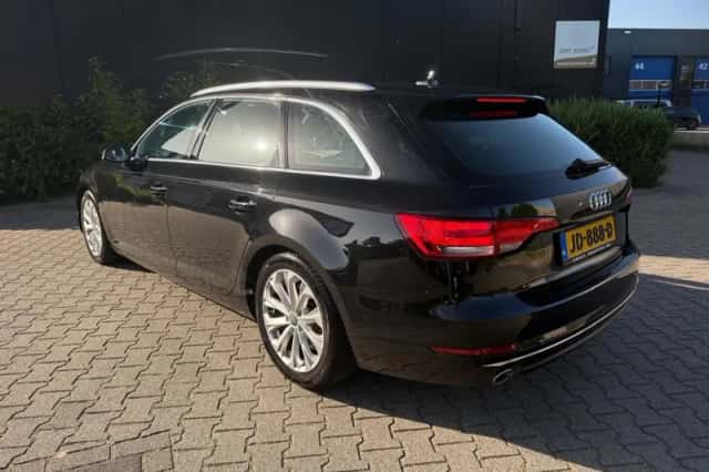 Audi A4 (2016) thumbnail 4
