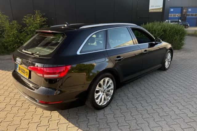 Audi A4 (2016) thumbnail 5