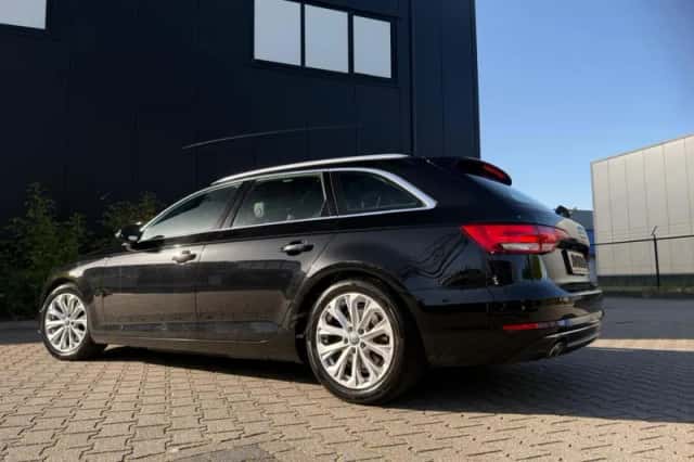 Audi A4 (2016) thumbnail 6