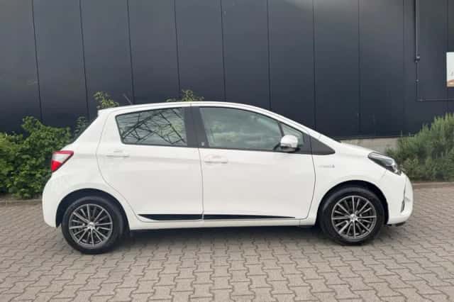 Toyota Yaris (2018) thumbnail 4