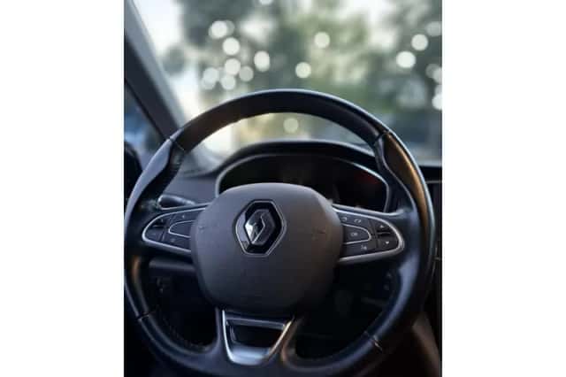 Renault Mégane (2017) thumbnail 4