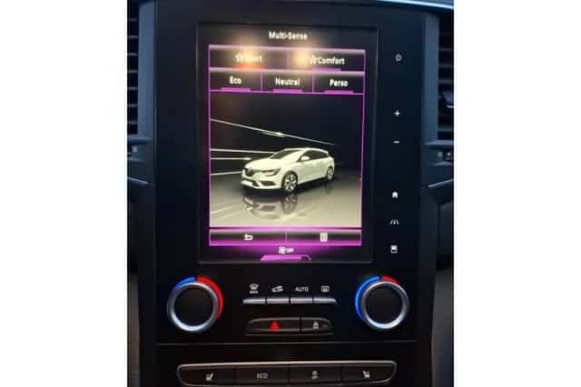 Renault Mégane (2017) thumbnail 5
