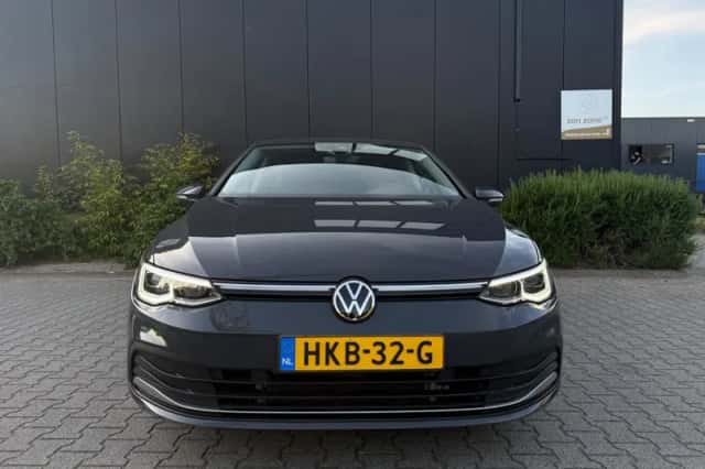 Volkswagen Golf (2021) thumbnail 3