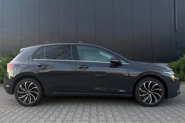 Volkswagen Golf (2021) thumbnail 4