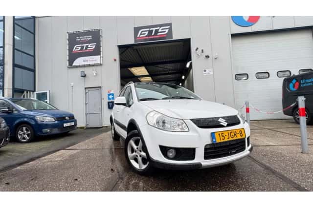Suzuki SX4 (2009) thumbnail 2