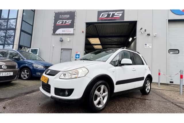 Suzuki SX4 (2009) thumbnail 4