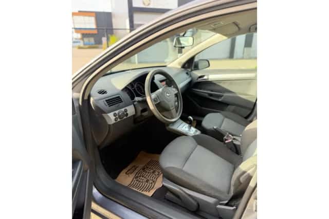 Opel Astra (2005) thumbnail 3
