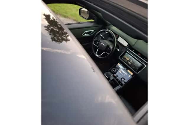 Land Rover Range Rover Velar (2022) thumbnail 4
