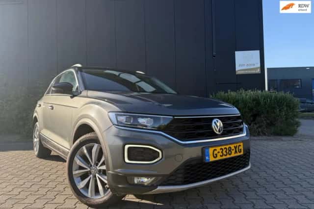 Volkswagen T-Roc (2019) thumbnail 1