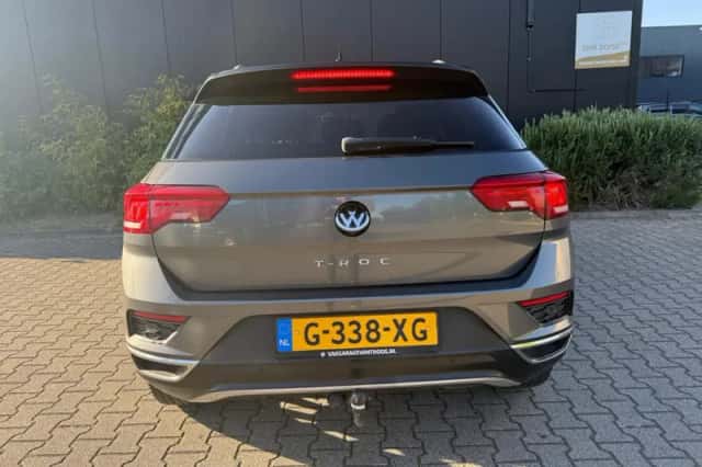 Volkswagen T-Roc (2019) thumbnail 4