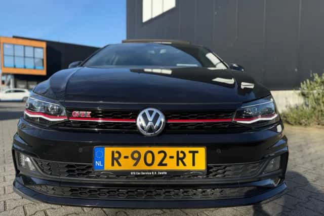 Volkswagen Polo (2018) thumbnail 2