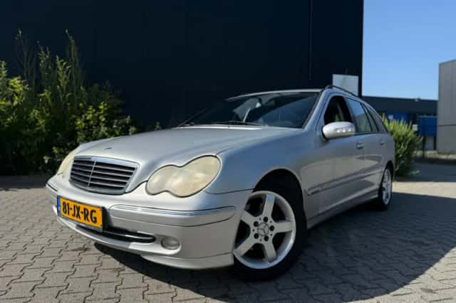 Mercedes-Benz C-Klasse (2002) thumbnail 3