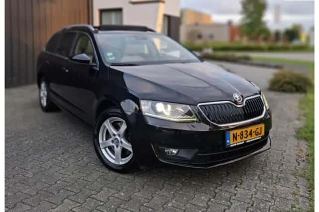 Škoda Octavia (2013) thumbnail 1