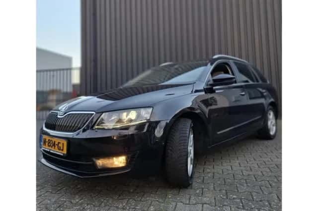 Škoda Octavia (2013) thumbnail 2