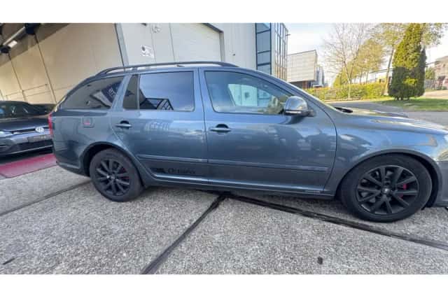 Škoda Octavia (2010) thumbnail 5