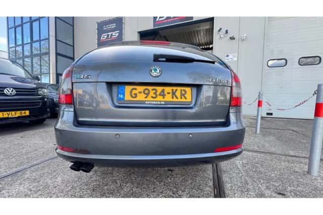 Škoda Octavia (2010) thumbnail 6