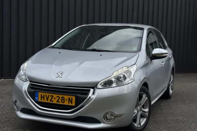 Peugeot 208 (2014) thumbnail 2