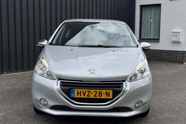 Peugeot 208 (2014) thumbnail 3