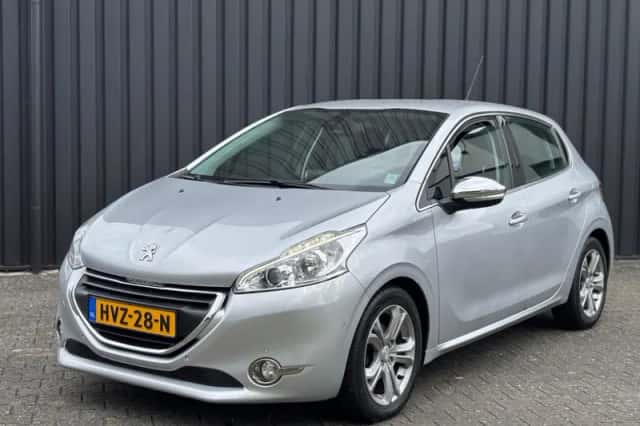 Peugeot 208 (2014) thumbnail 4