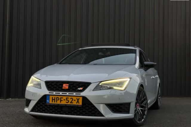 SEAT Leon (2015) thumbnail 1