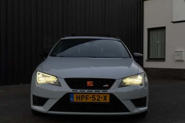 SEAT Leon (2015) thumbnail 2