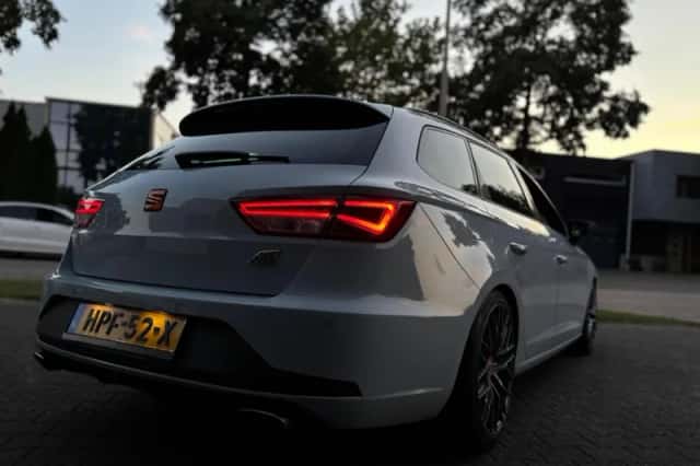 SEAT Leon (2015) thumbnail 6