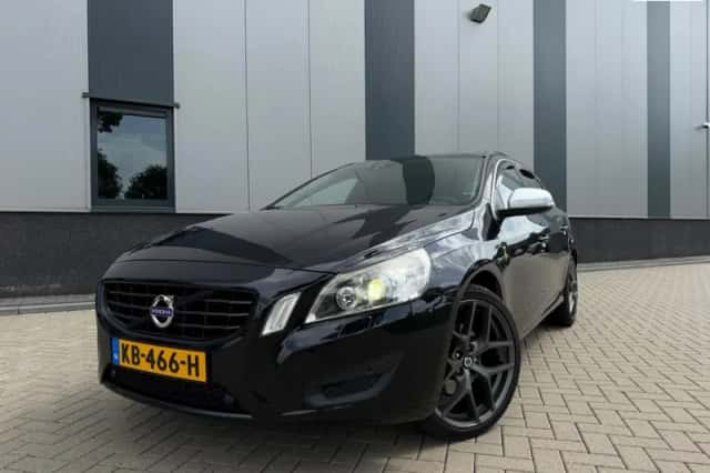Volvo V60 (2012) thumbnail 1
