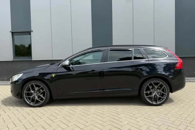 Volvo V60 (2012) thumbnail 5