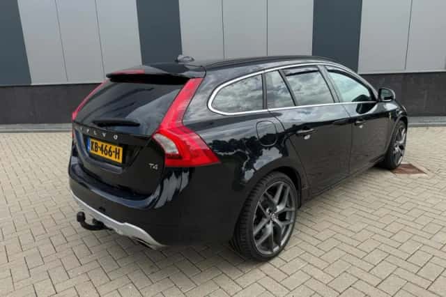 Volvo V60 (2012) thumbnail 6