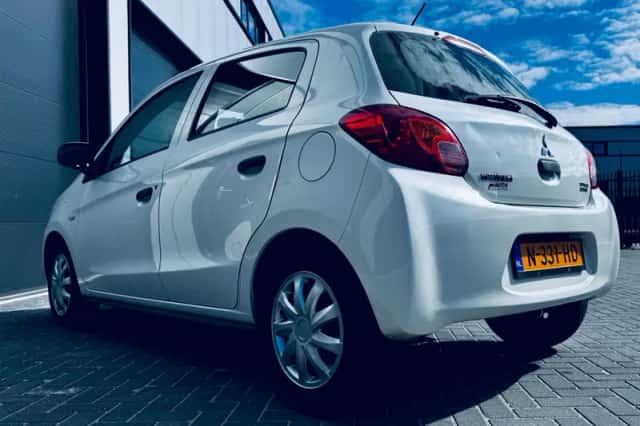 Mitsubishi Space Star (2015) thumbnail 5
