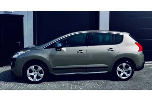 Peugeot 3008 (2012) thumbnail 2