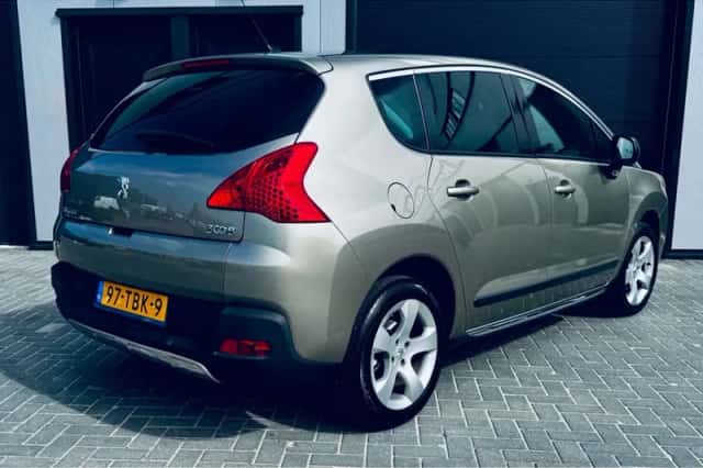 Peugeot 3008 (2012) thumbnail 5