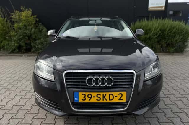Audi A3 (2010) thumbnail 3