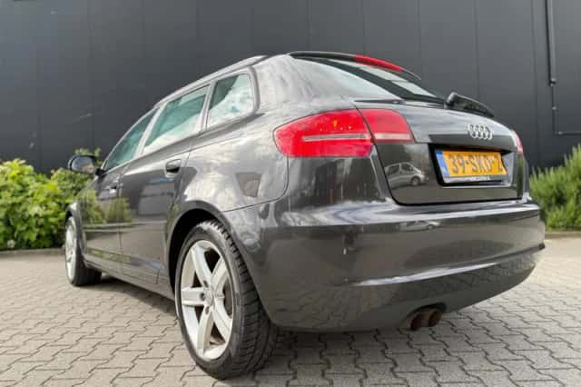 Audi A3 (2010) thumbnail 6