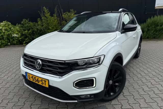 Volkswagen T-Roc (2020) thumbnail 3