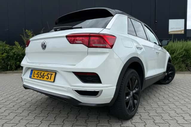Volkswagen T-Roc (2020) thumbnail 4