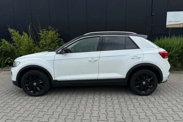 Volkswagen T-Roc (2020) thumbnail 6